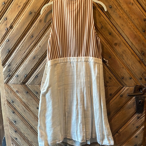 Gorgeous linen kneelength dress with Darling wooden buttons bought in Paris - Picture 7 of 9